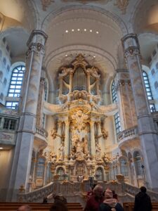 L'orgue de l'église Frauenkirche à Dresde